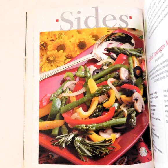 Taste of Home Backyard Grilling 2006 PB Cookbook 330 Recipes Grilling Guide - Picture 7 of 10